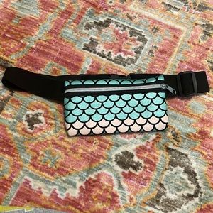 Beautiful mermaid Fanny pack